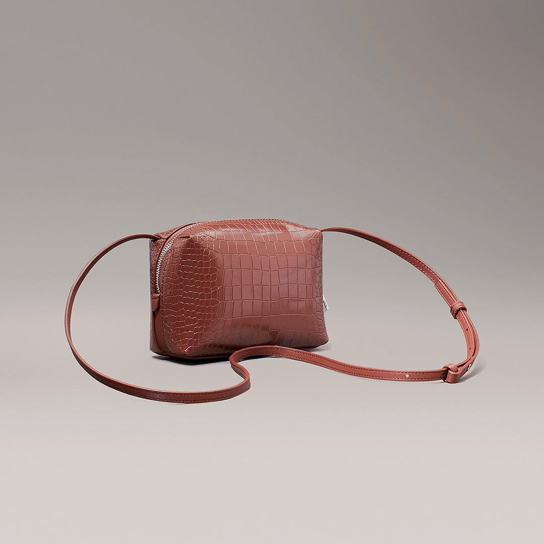 Mala de tiracolo Calvin Klein p/ Senhora Castanha