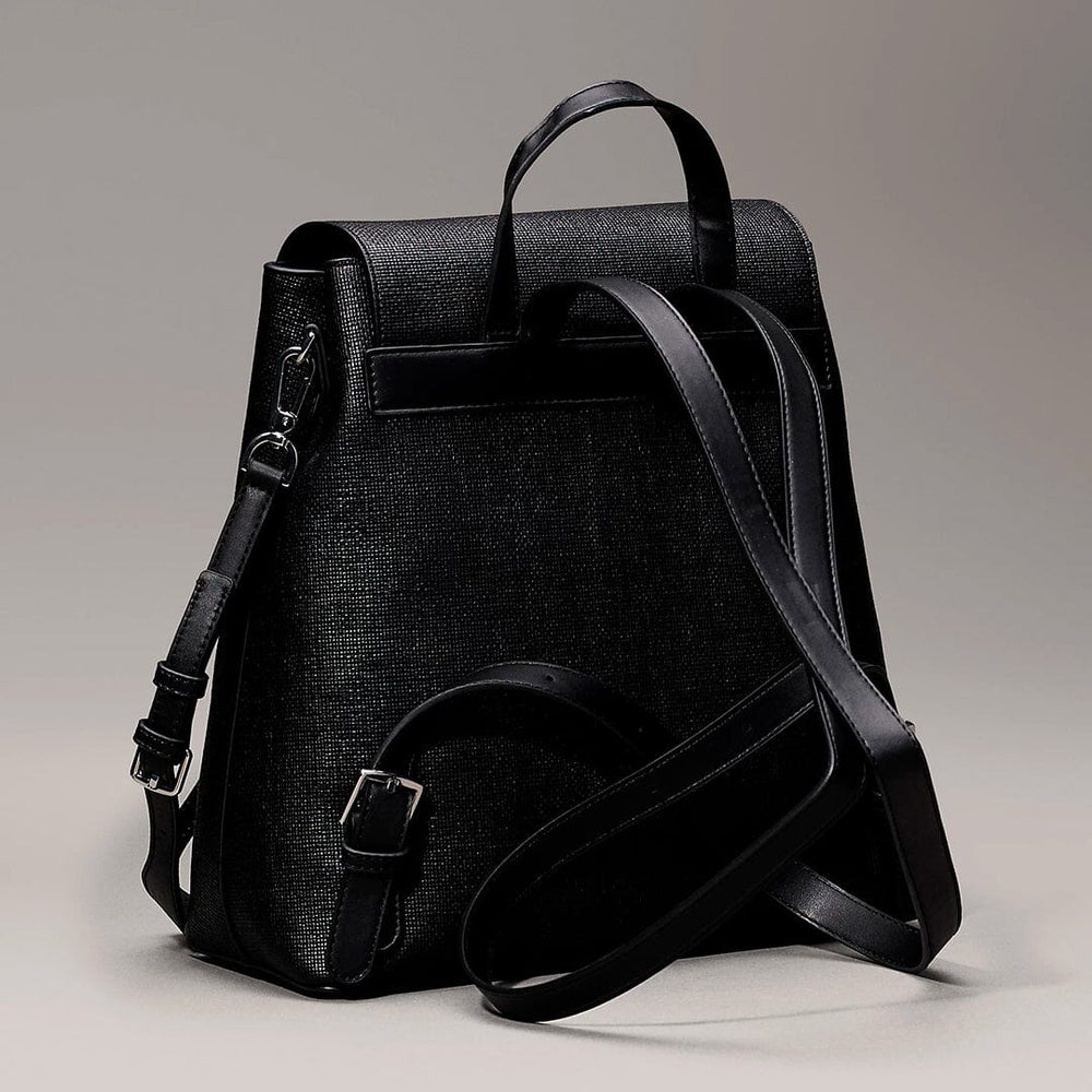 Mochila 2 em 1 Calvin Klein p/ Senhora Preta