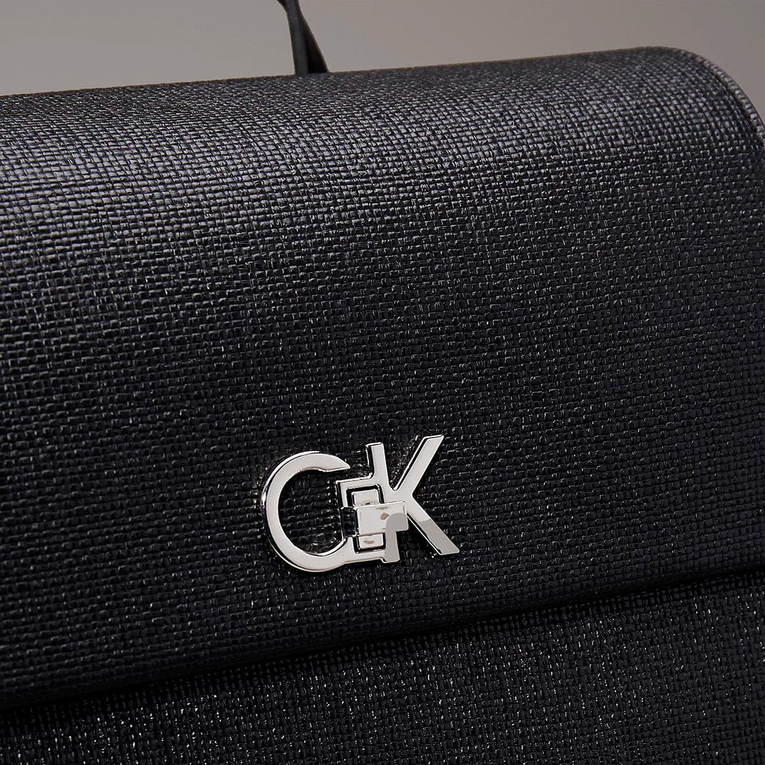 Mochila 2 em 1 Calvin Klein p/ Senhora Preta