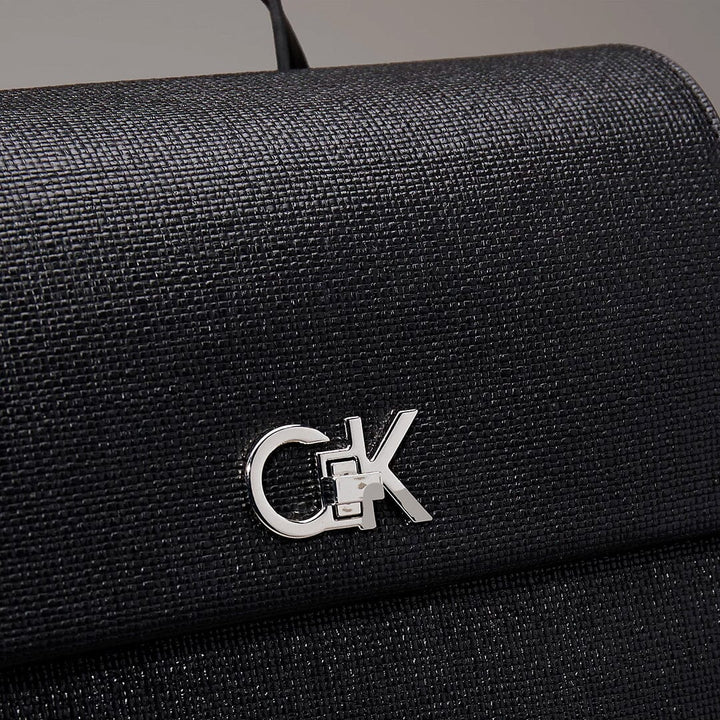 Mochila 2 em 1 Calvin Klein p/ Senhora Preta