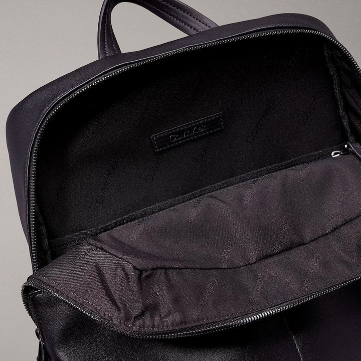 Mochila Calvin Klein p/ Homem Preta