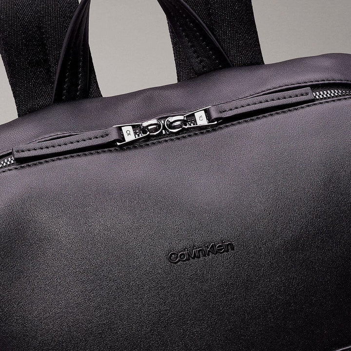 Mochila Calvin Klein p/ Homem Preta