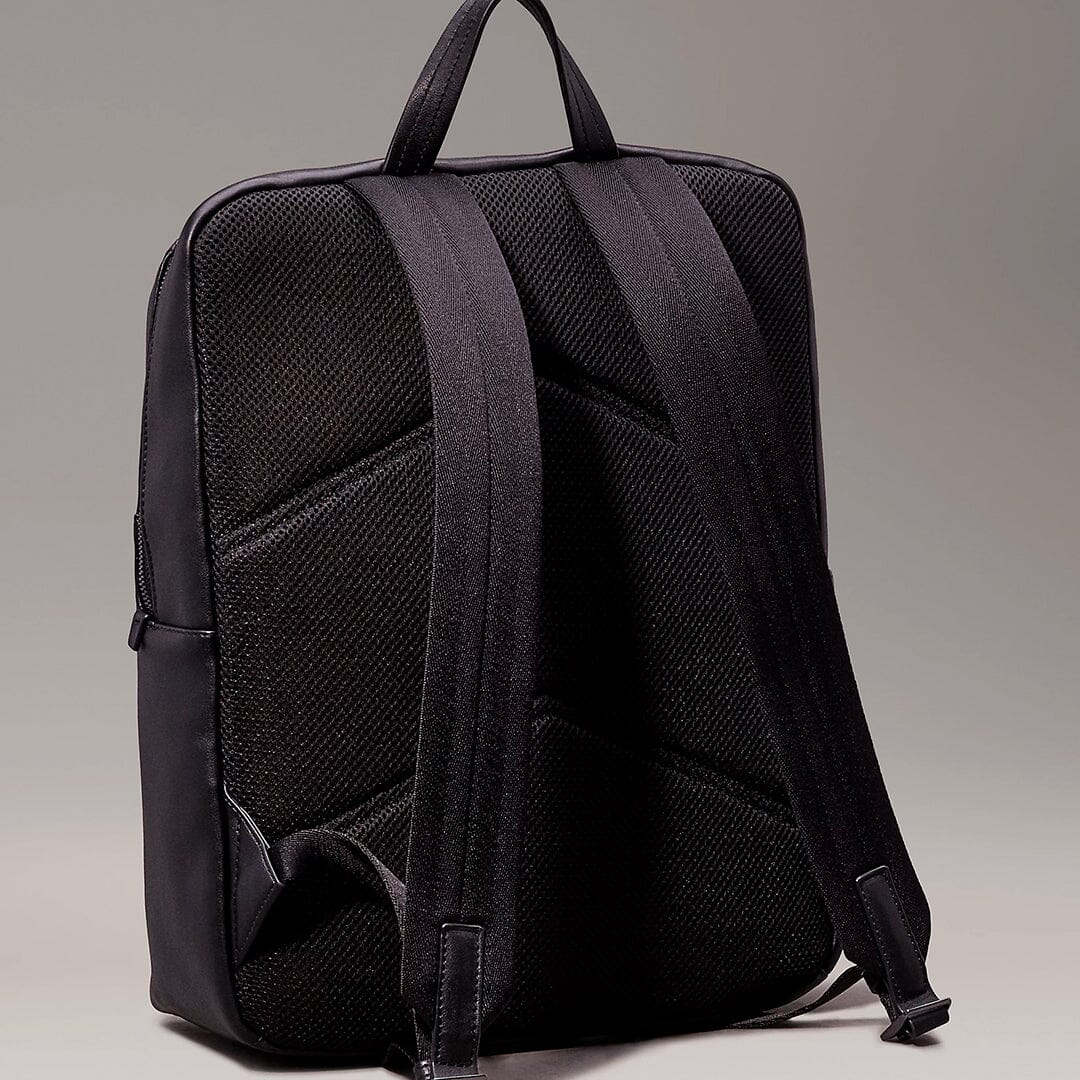 Mochila Calvin Klein p/ Homem Preta
