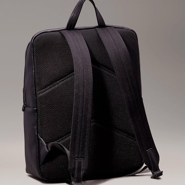 Mochila Calvin Klein p/ Homem Preta