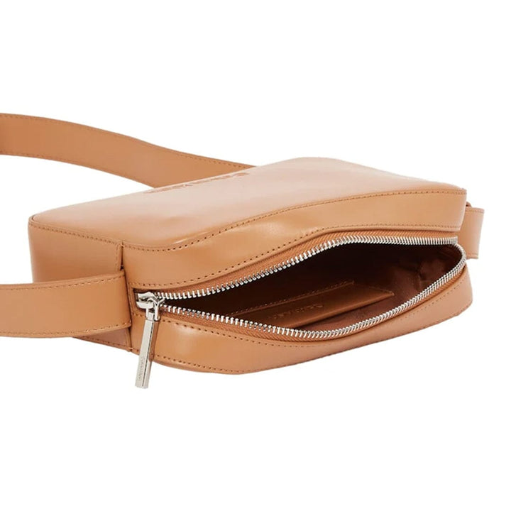 Mala de tiracolo Calvin Klein p/ Senhora Camel 