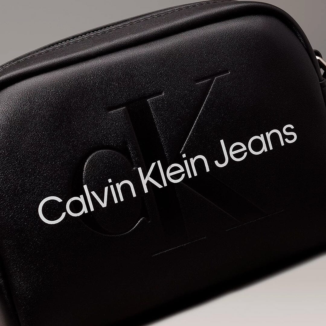 Mala de tiracolo Calvin Klein p/ Senhora Preta 